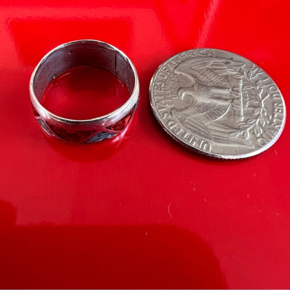 Vintage Southwestern Silver Turquoise & Coral Inlay Infinity Band. Size 4.5 - Picture 10 of 14